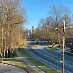 Entire Home Close To Boa Stadium & City
